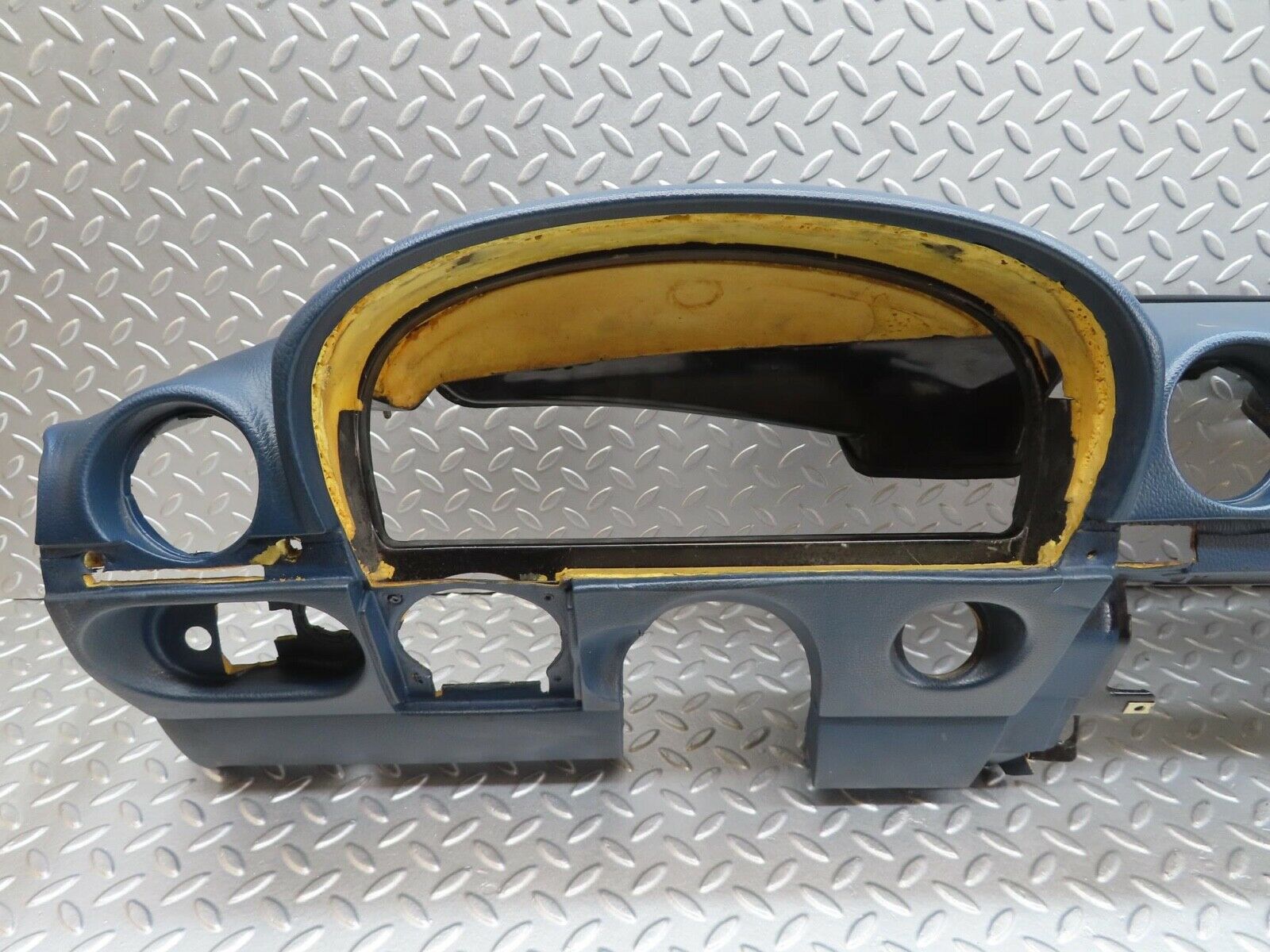 14097 Mercedes-Benz C107 280SLC Dashboard Blue LHD