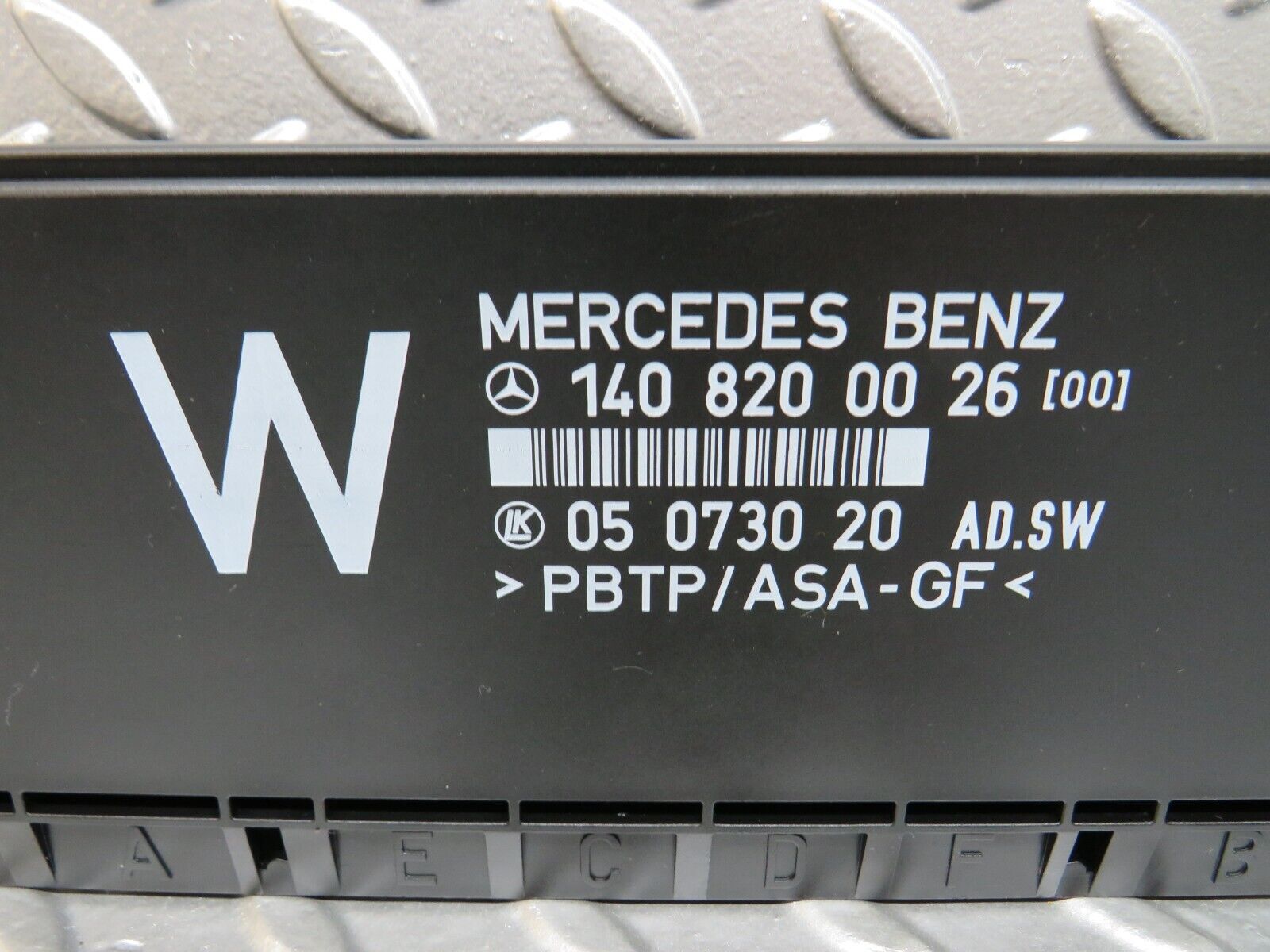 24622 Mercedes-Benz W140 S320 Comfort Control Unit 1408200026