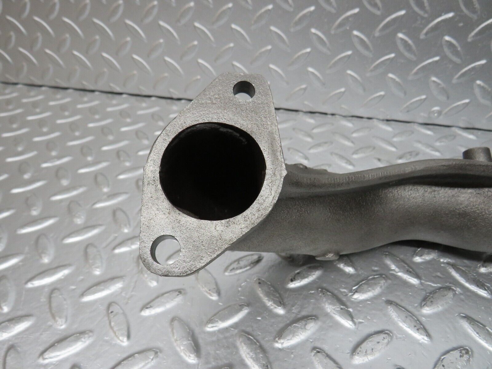 33108 Mercedes-Benz W126 560SE Exhaust Manifold Right 1171424602