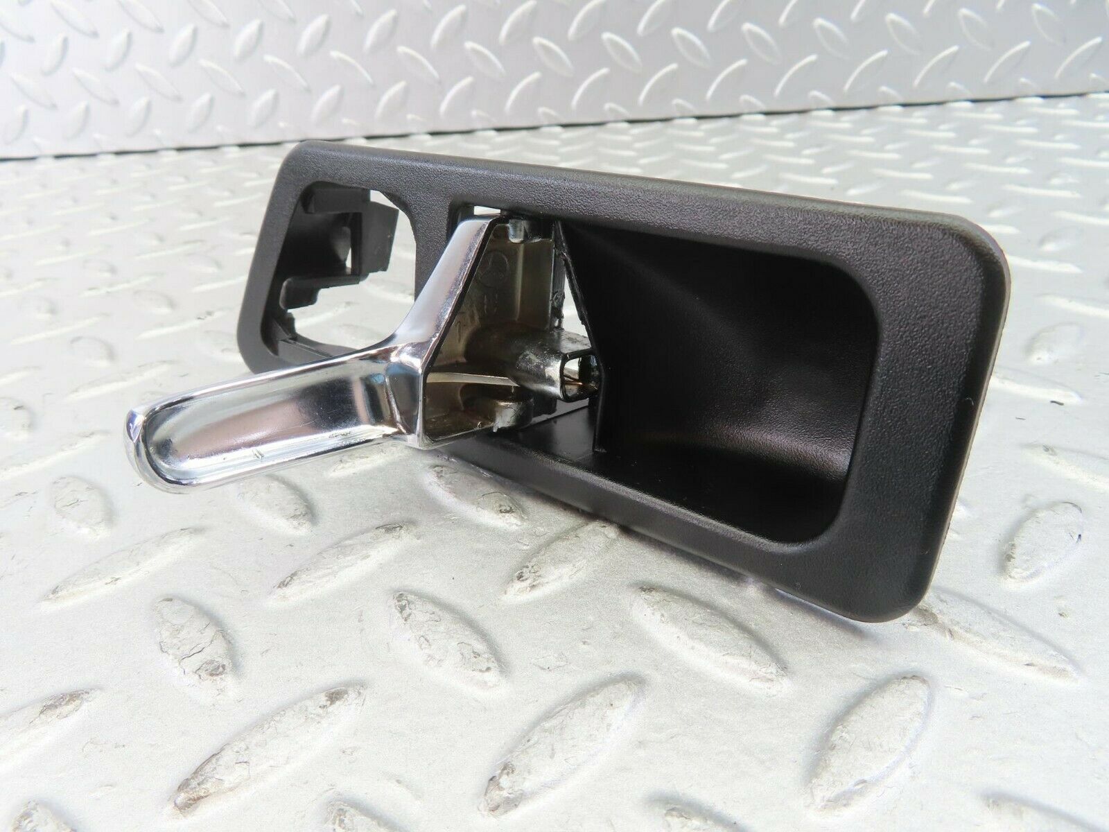 10378 Mercedes-Benz W201 190E Left Interior Door Handle 2017660164