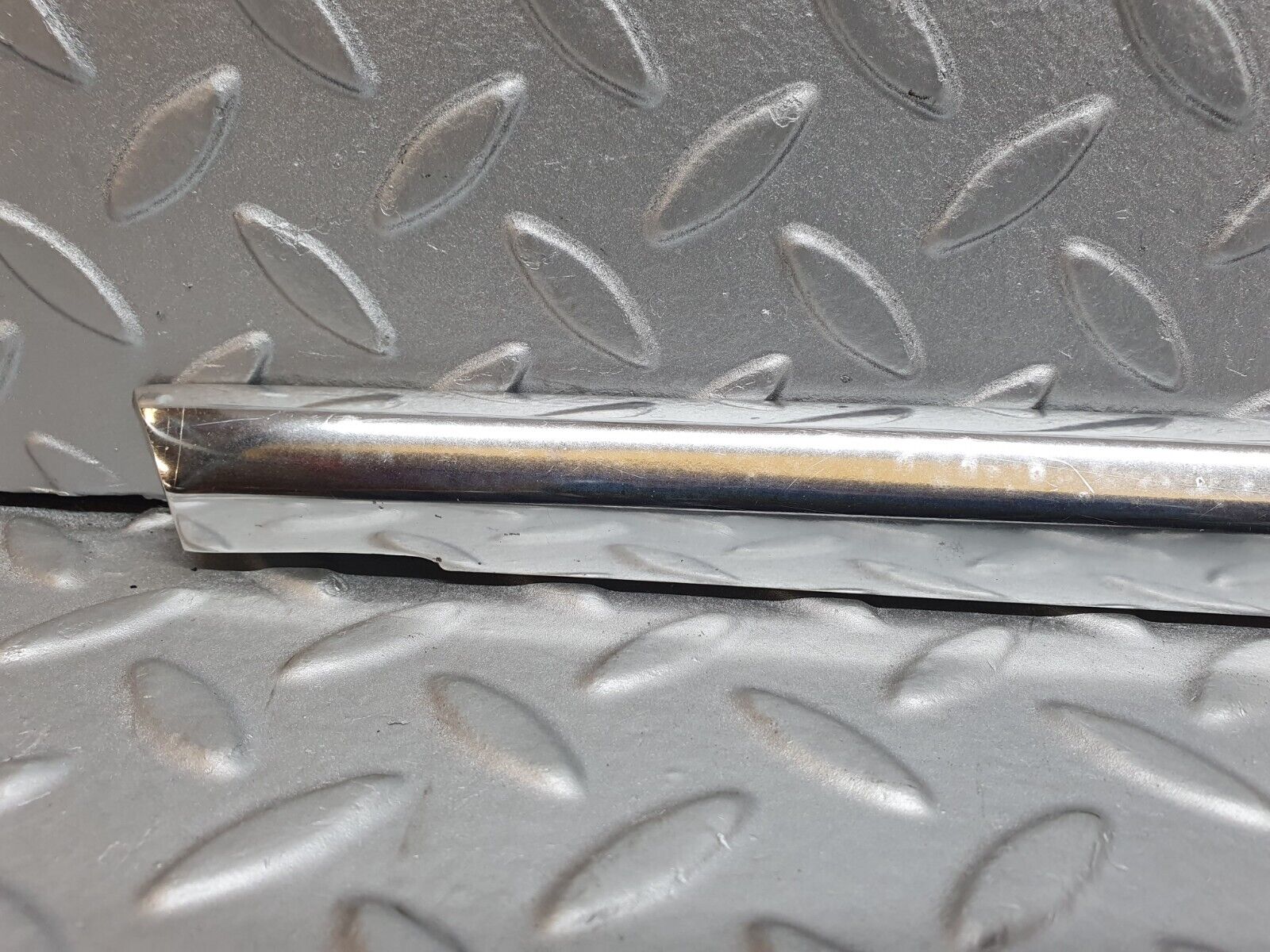 41188 Mercedes-Benz W126 300SE Rear Left Door Chrome Moulding Trim