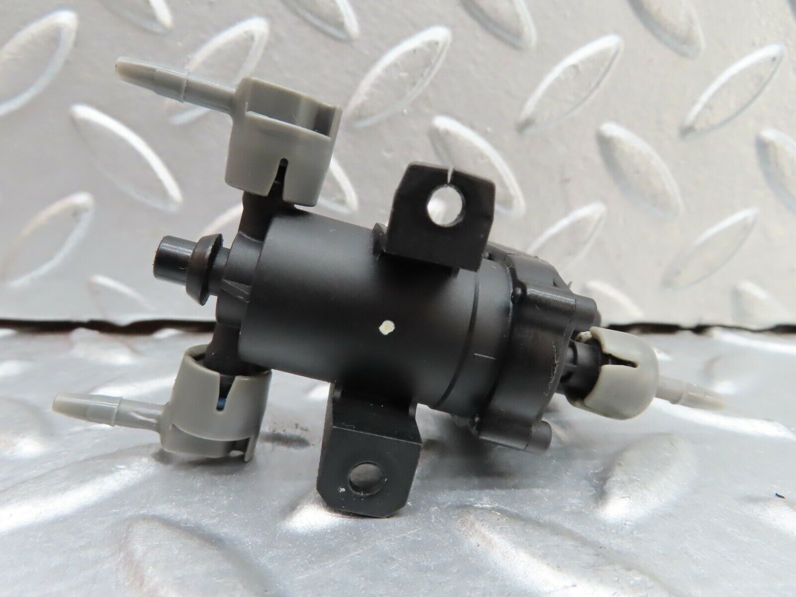 19371 Mercedes-Benz C140 CL420 Coupe Vacuum Pressure Valve 1408001378