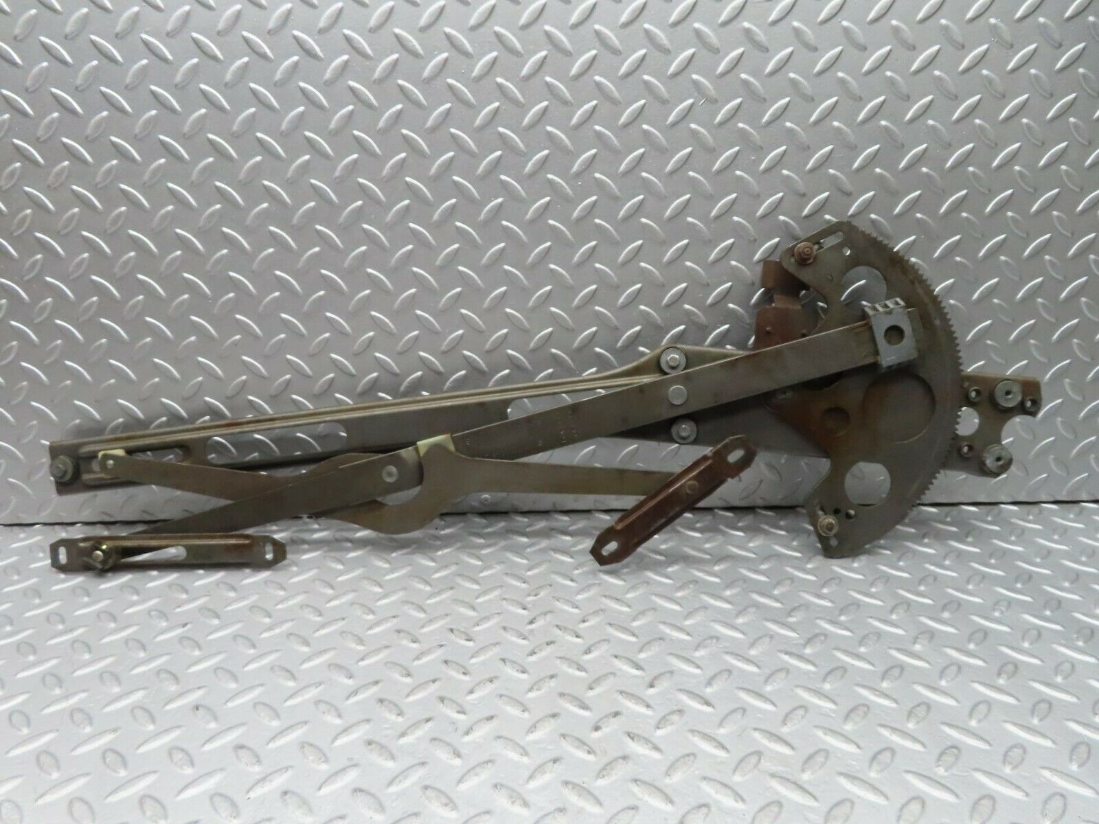 16639 Mercedes-Benz C107 380SLC Front Left Power Window Regulator 1077200746