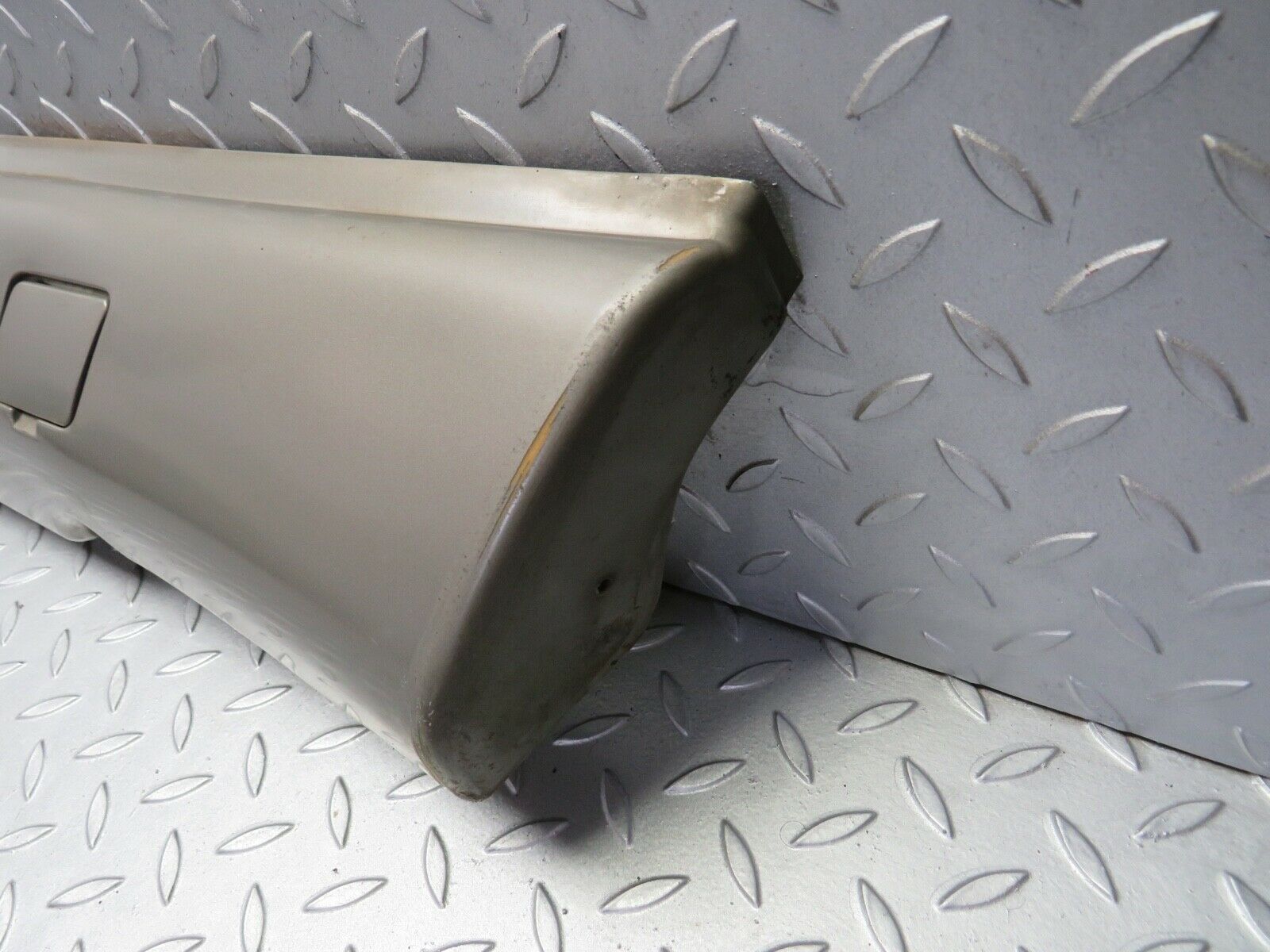 21810 Mercedes-Benz W126 300SE Side Skirt Right Side 1266905040