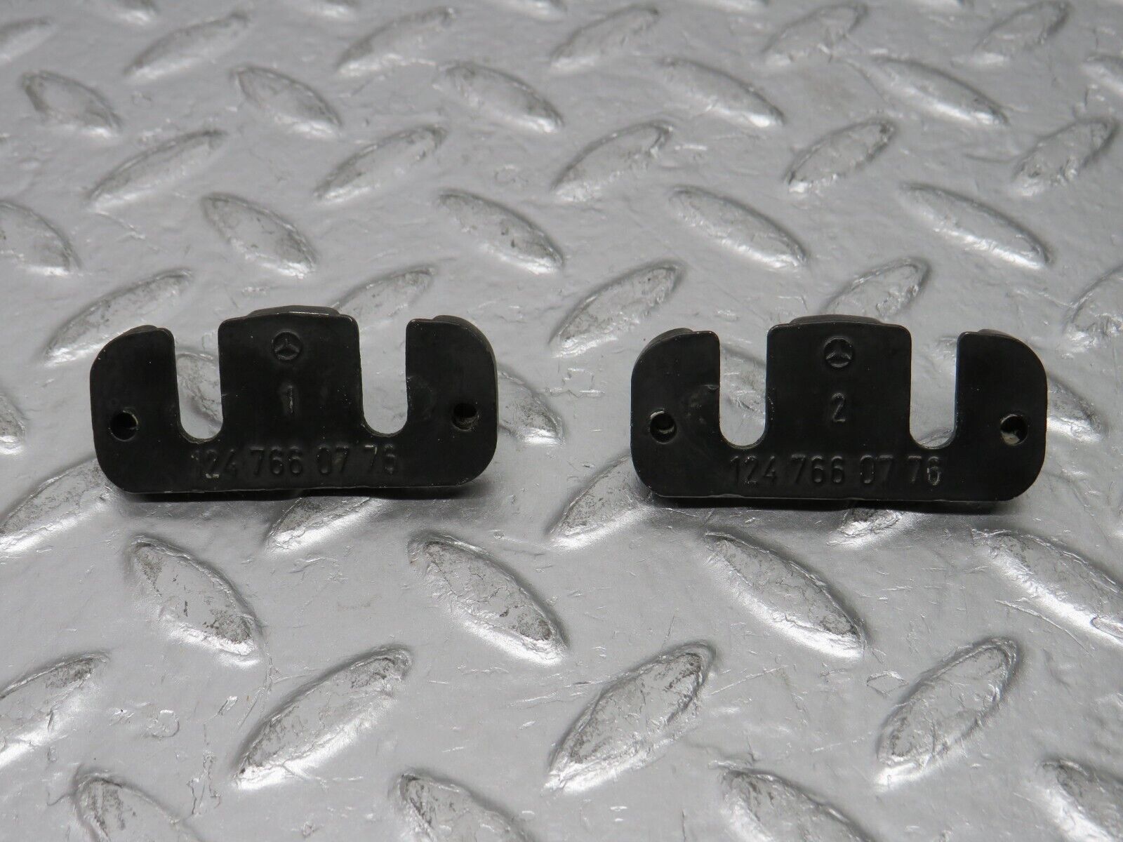 31386 Mercedes-Benz S124 220TE Wagon Trunk Lock Latch 1247660776