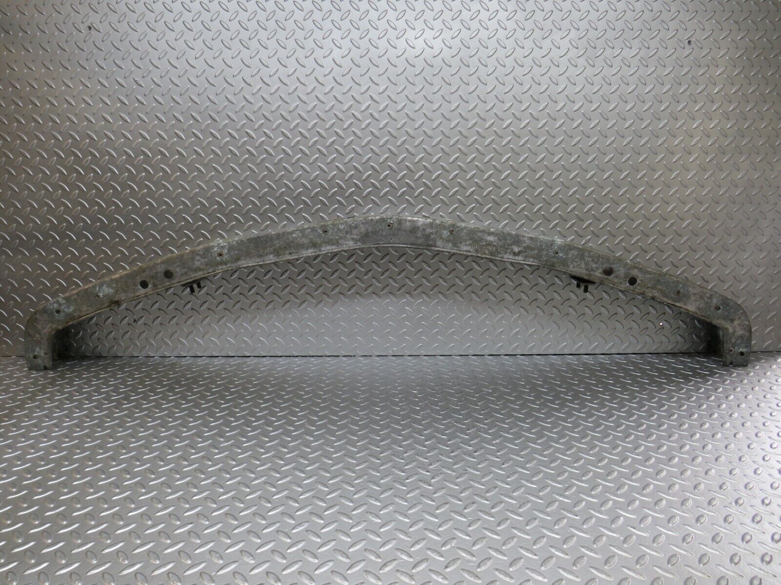 34463 Mercedes-Benz C126 380SEC Coupe Front Bumper Bracket 1268850101