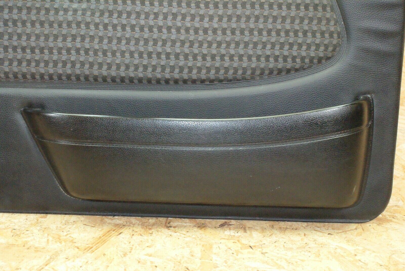 2329 Mercedes-Benz W123 280E Front Left Door Card