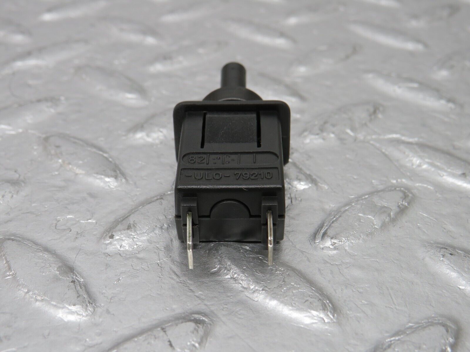 34644 Mercedes-Benz C126 380SEC Coupe Glove Box Light Switch 0008213252