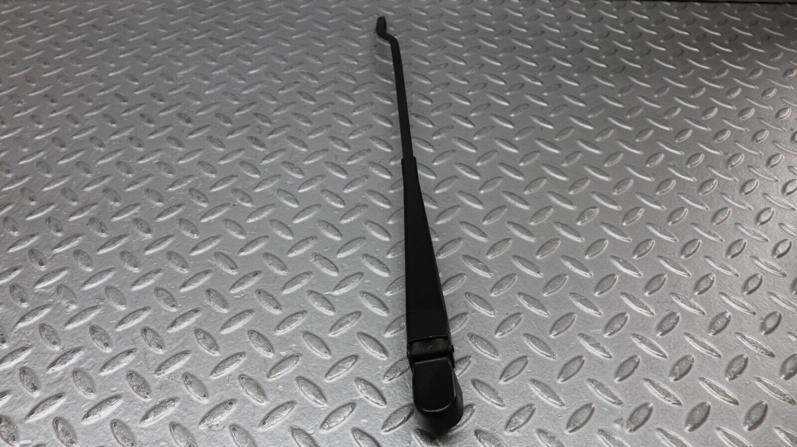 37206 Mercedes-Benz C126 420SEC Coupe Windscreen Wiper Arm Left Side