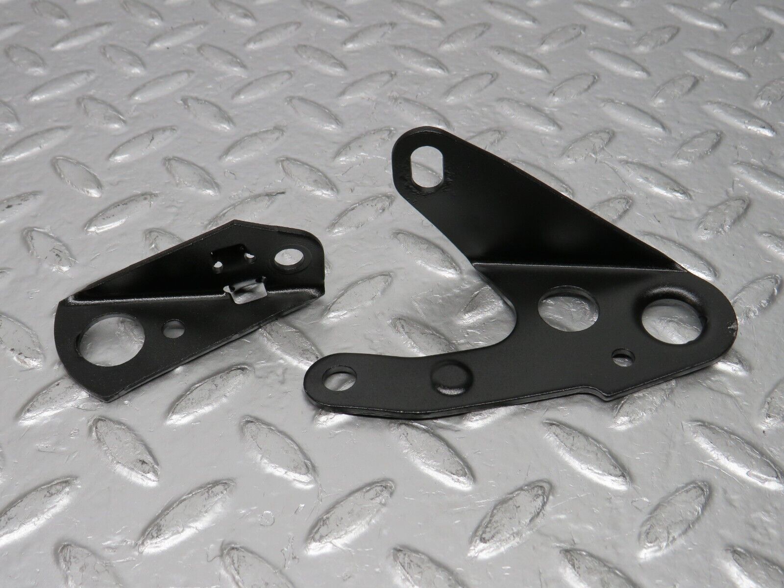 30963 Mercedes-Benz W124 230E Engine Lifting Eyes Hooks