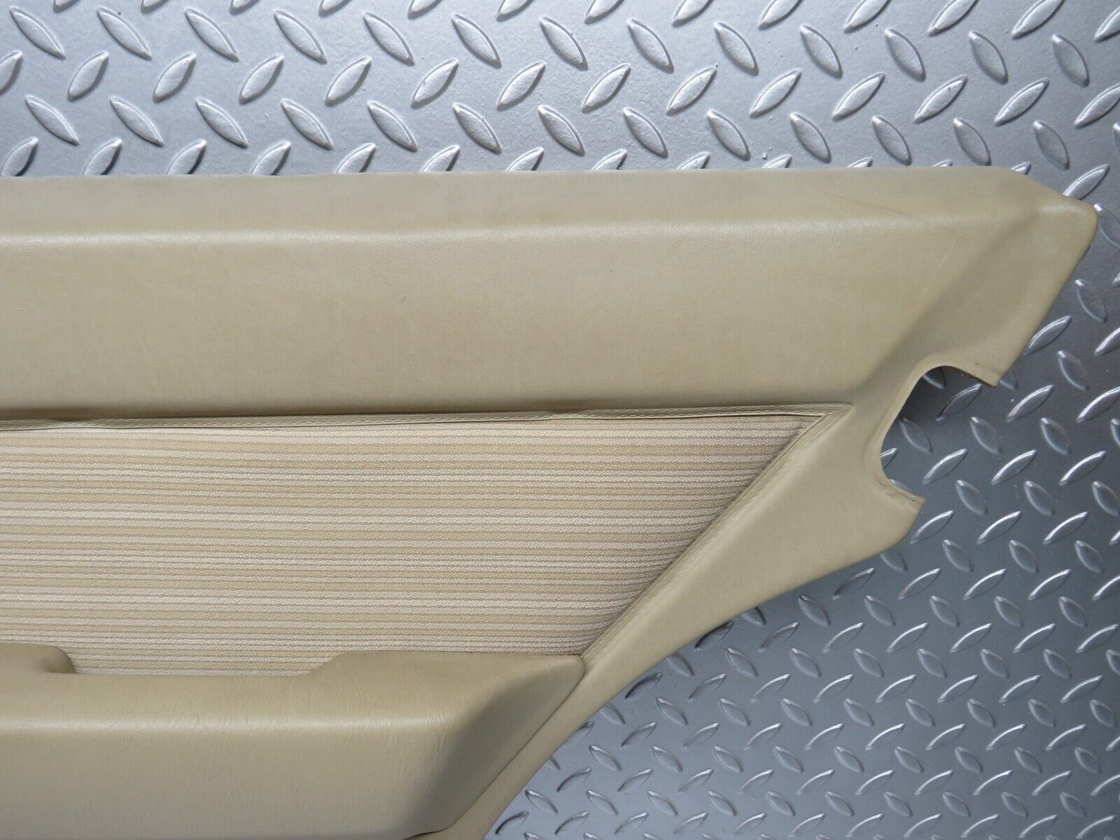 29237 Mercedes-Benz W124 230E Rear Right Door Card Beige 1247370270