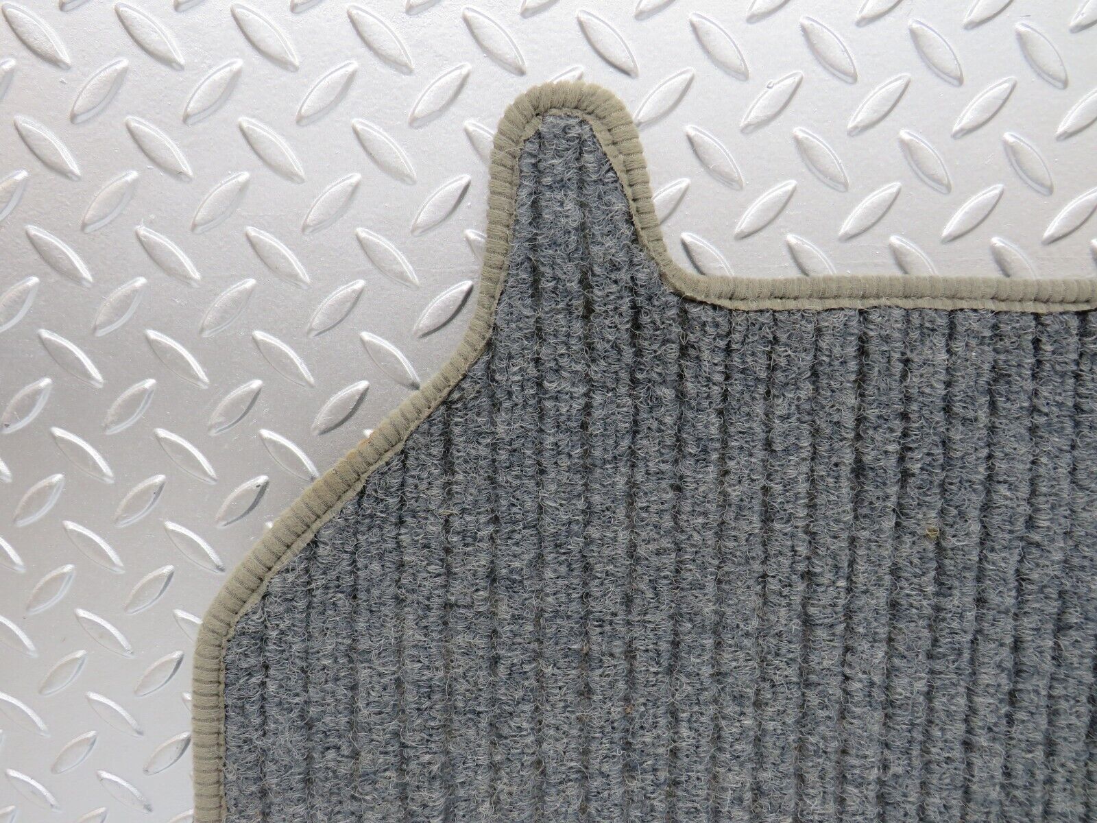 32335 Mercedes-Benz S124 300TE Wagon Rear Left Floor Carpet Mat Grey