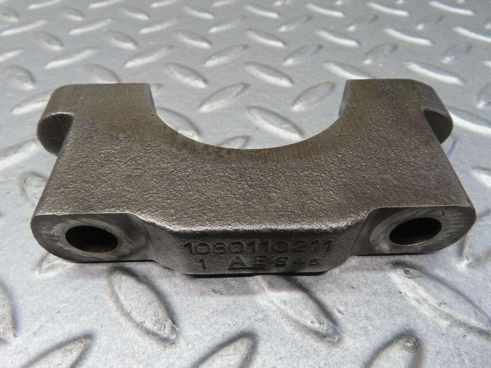 13384 Mercedes-Benz W111 230S Crankshaft Bearing Holder Block 1080110211