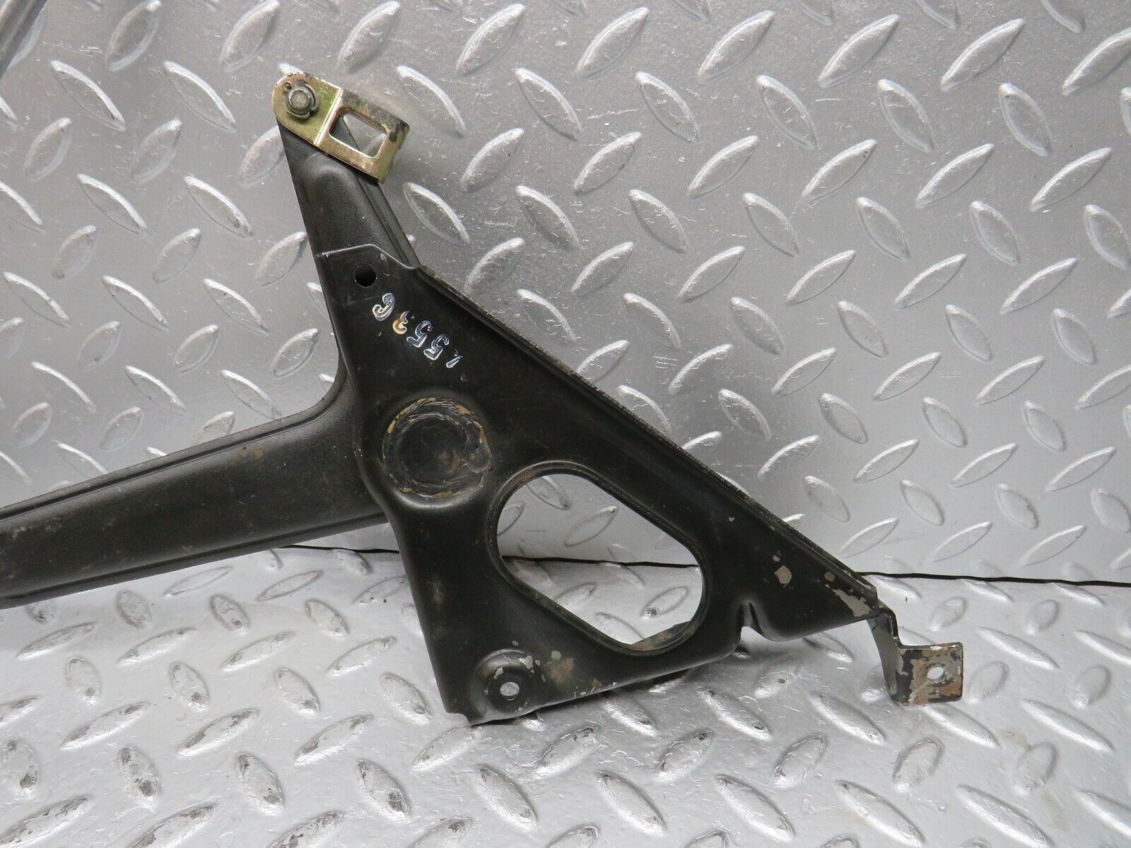 32071 Mercedes-Benz W123 230E Handbrake Regulator