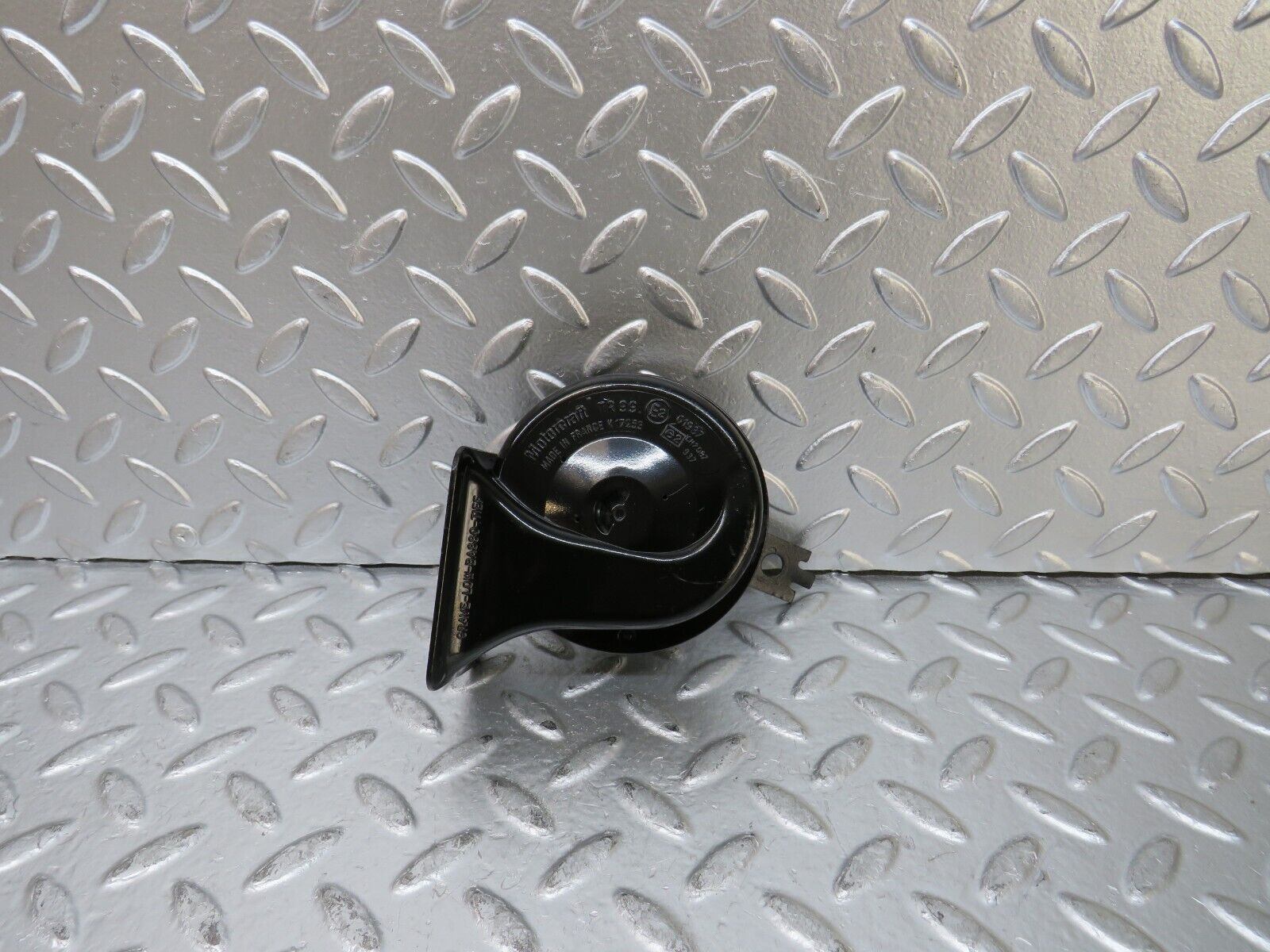 25288 Mercedes-Benz W201 190D Horn