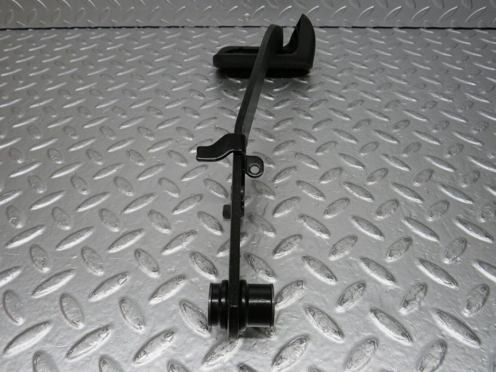 31698 Mercedes-Benz W201 190LE 1.8L Brake Pedal 1232910082