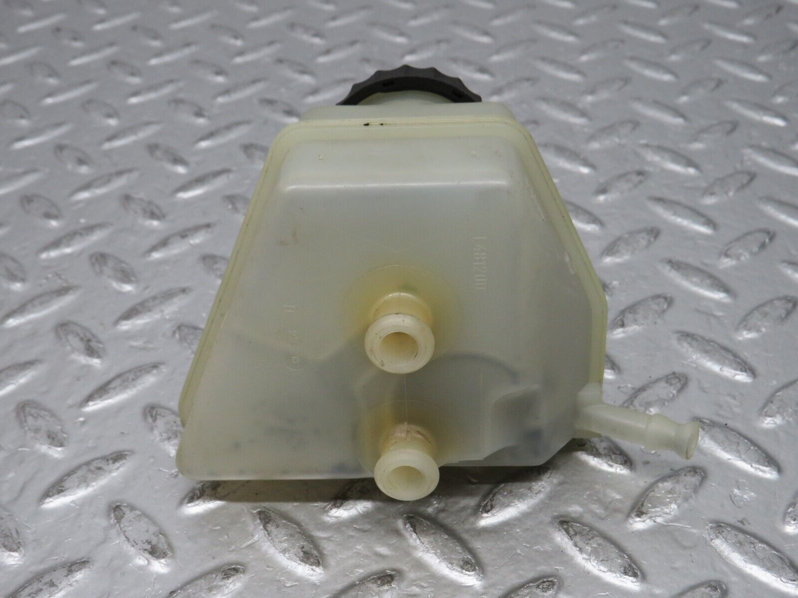 31811 Mercedes-Benz W201 190LE 1.8L Brake Fluid Reservoir Tank DBA