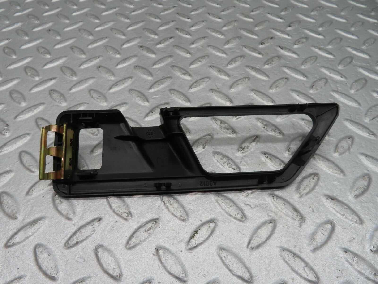 16245 Mercedes-Benz W124 260E Door Opener Frame Front Left