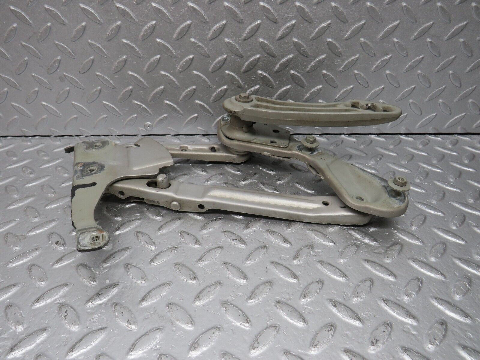 39451 Mercedes-Benz R129 320SL Coupe Bonnet Hinge Left Side 1298800128 1298870174