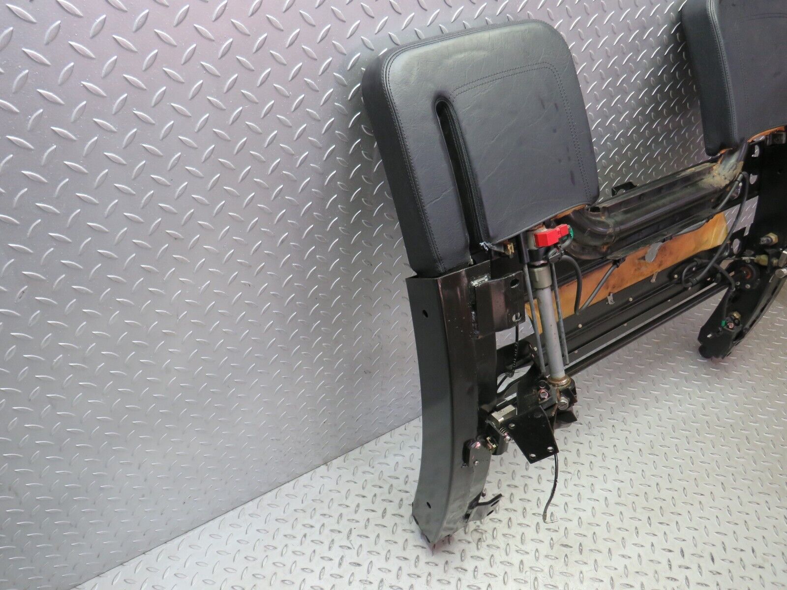 38181 Mercedes-Benz A124 320E Cabriolet Rear Headrest Complete Mechanism 1248600632 1248601032