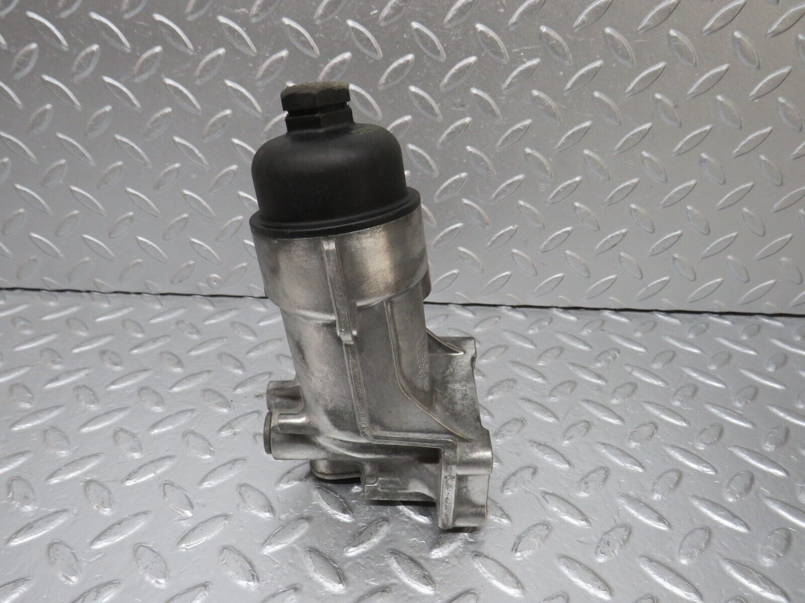 33151 Mercedes-Benz W169 180CDI Oil Filter Housing 6401800510
