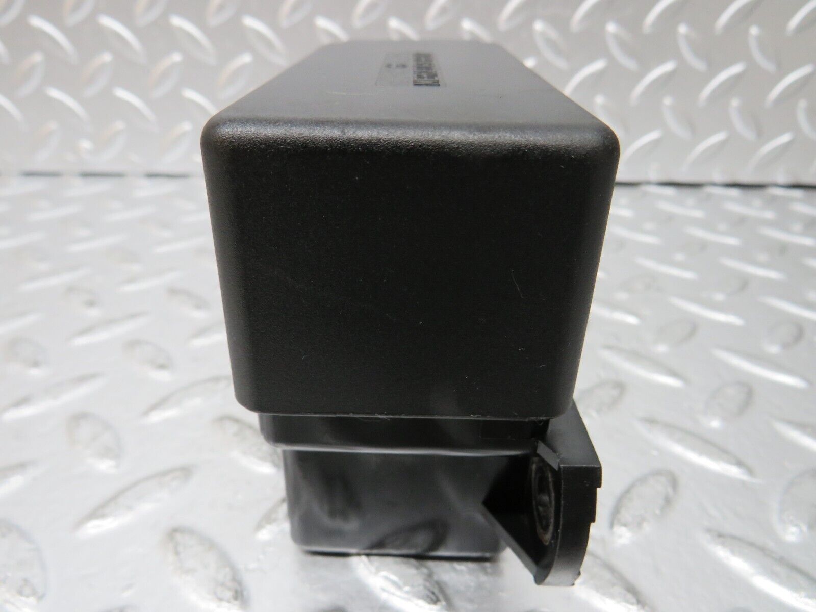 25247 Mercedes-Benz W201 190D Heater Plug Timer Relay Cover 0005454145