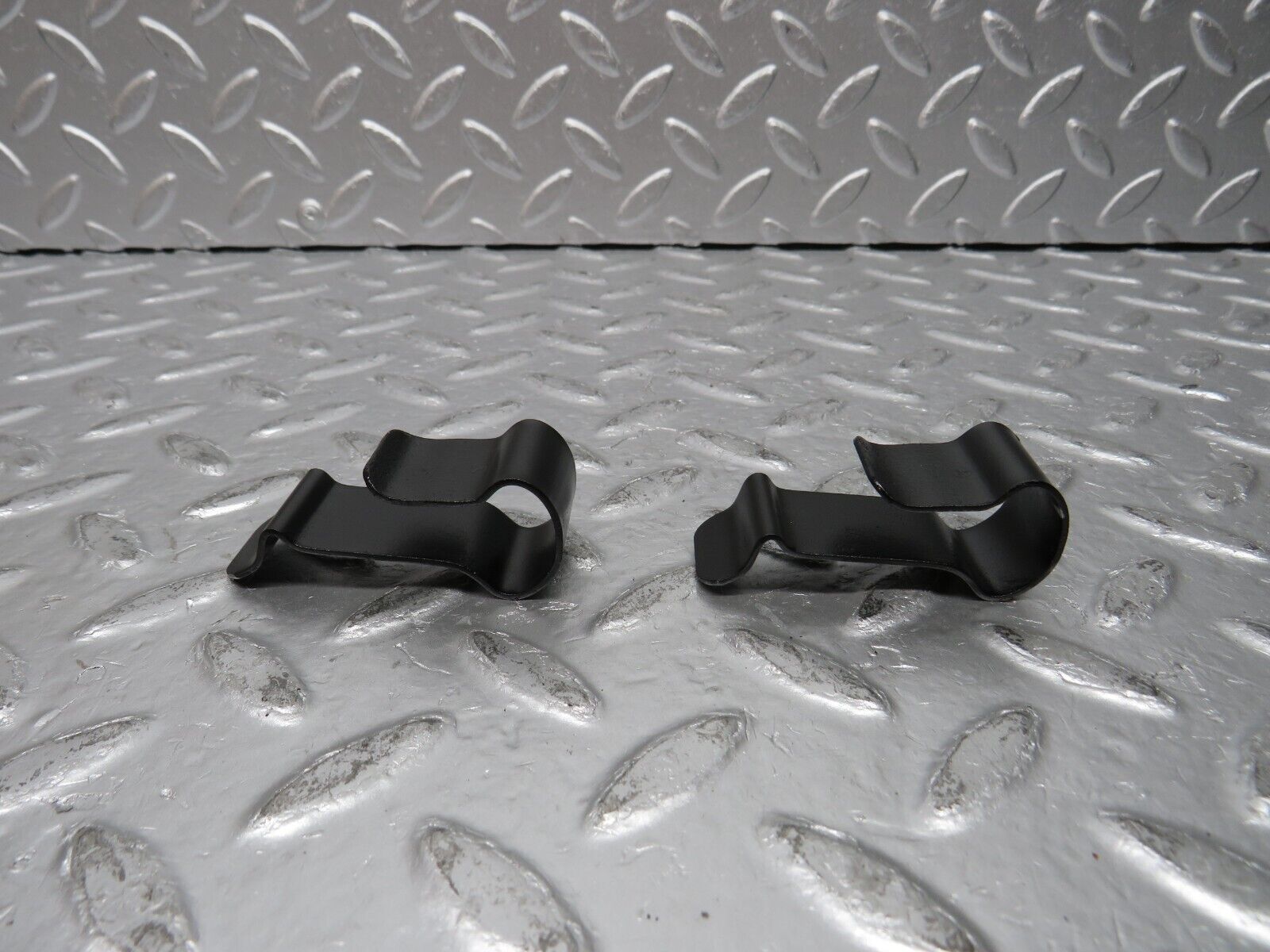 30867 Mercedes-Benz W201 190E 2.0L Radiator Fan Shroud Cover Holder 1265040146