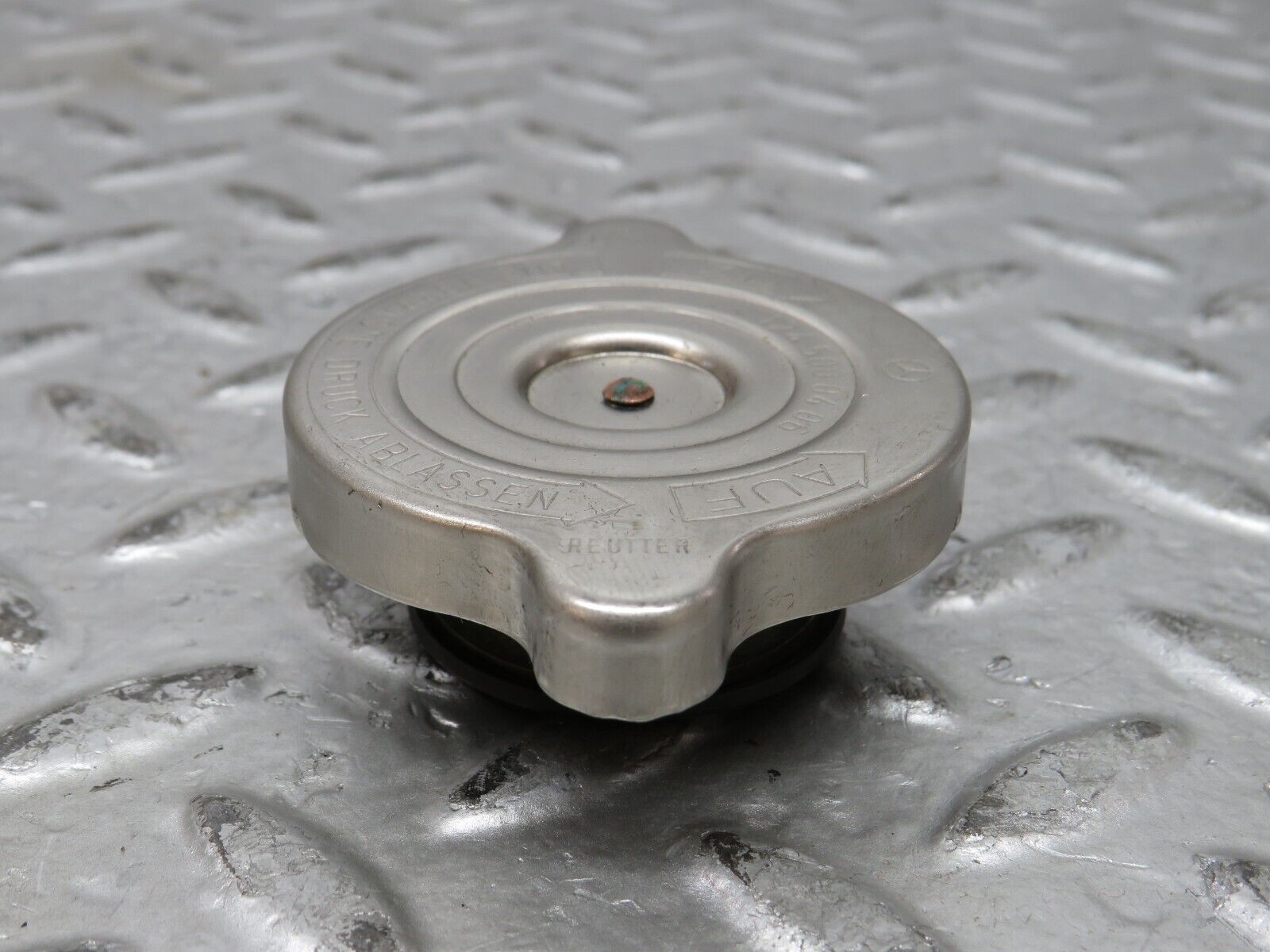 27799 Mercedes-Benz S124 300TE Wagon Coolant Fluid Reservoir Cap 1245000406