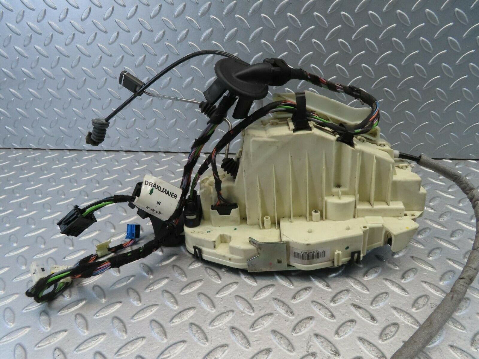 11179 Mercedes-Benz W221 S320 Rear Right Soft Close Door Lock 2217303035