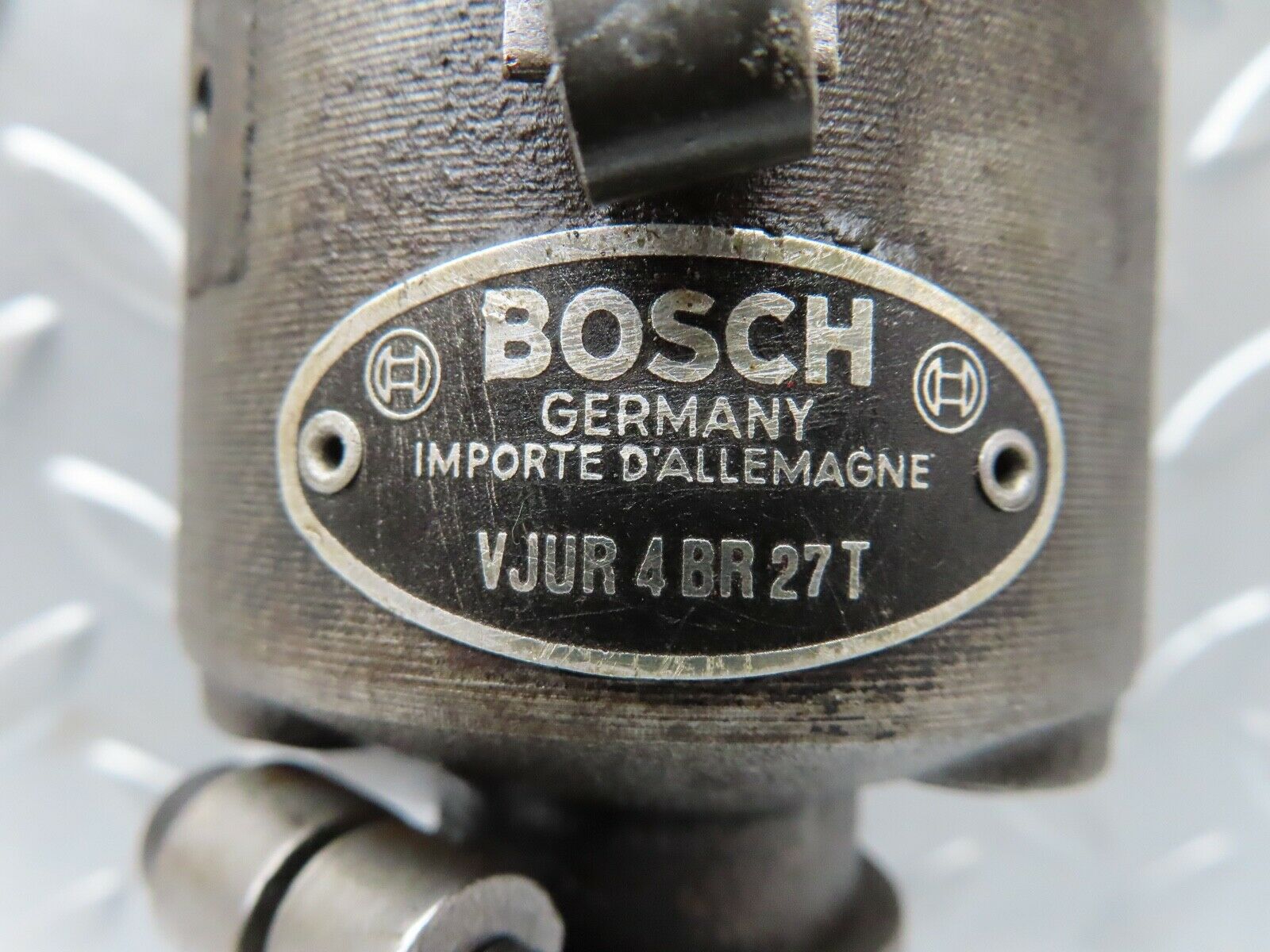 18742 Mercedes-Benz W120 W121 Ponton Ignition Distributor Bosch VJUR4BR27T