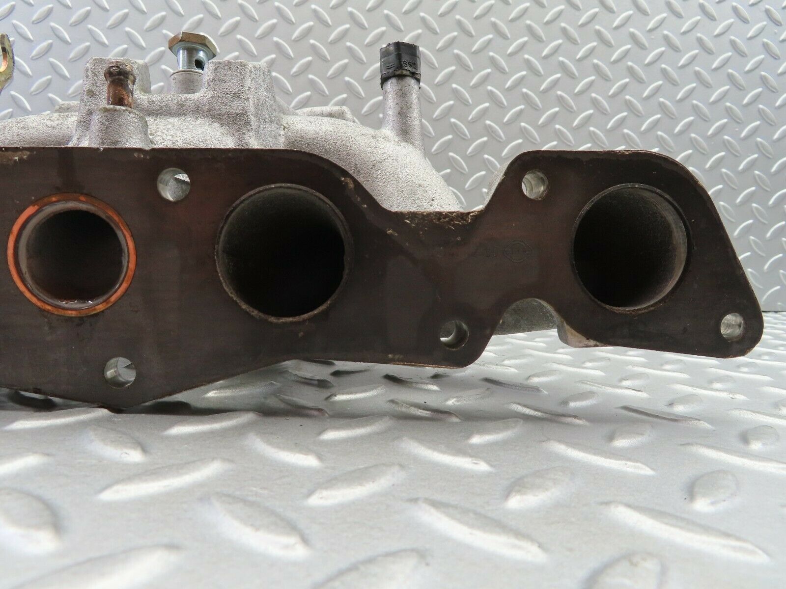 6020 Mercedes-Benz W123 200 Intake Manifold 1021411601