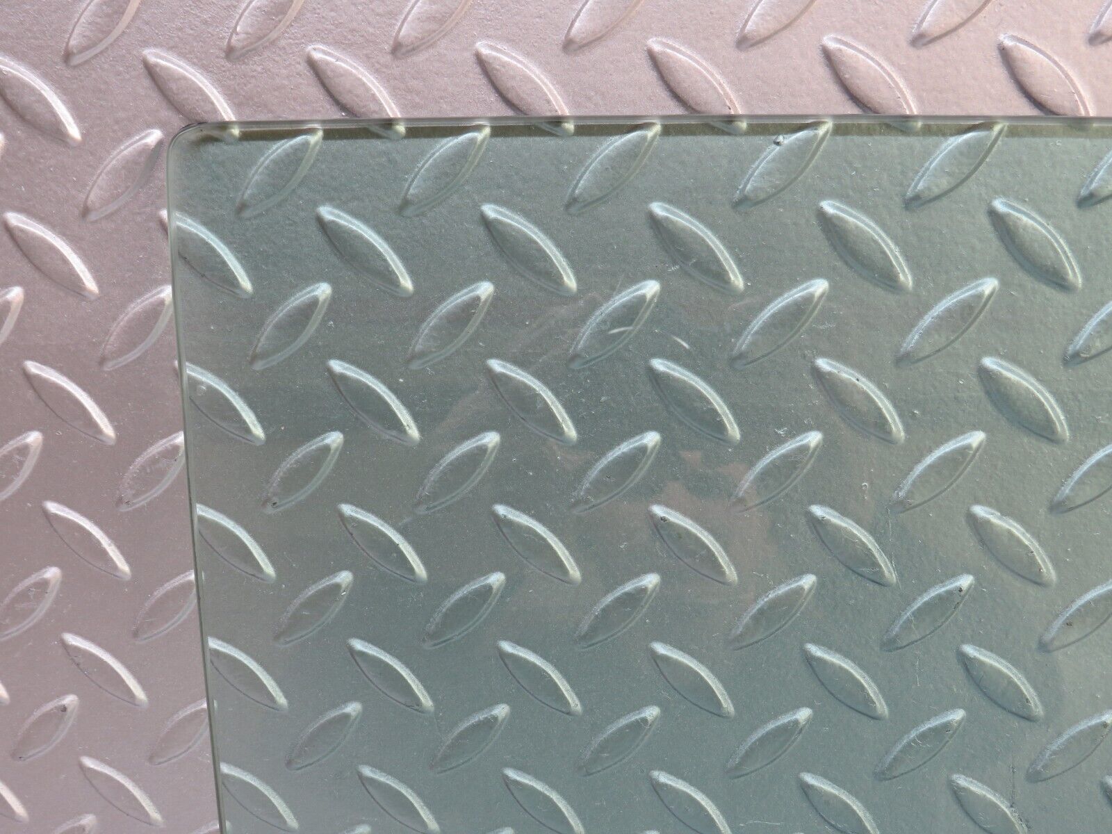 37515 Mercedes-Benz W109 300SEL Front Right Door Window Glass