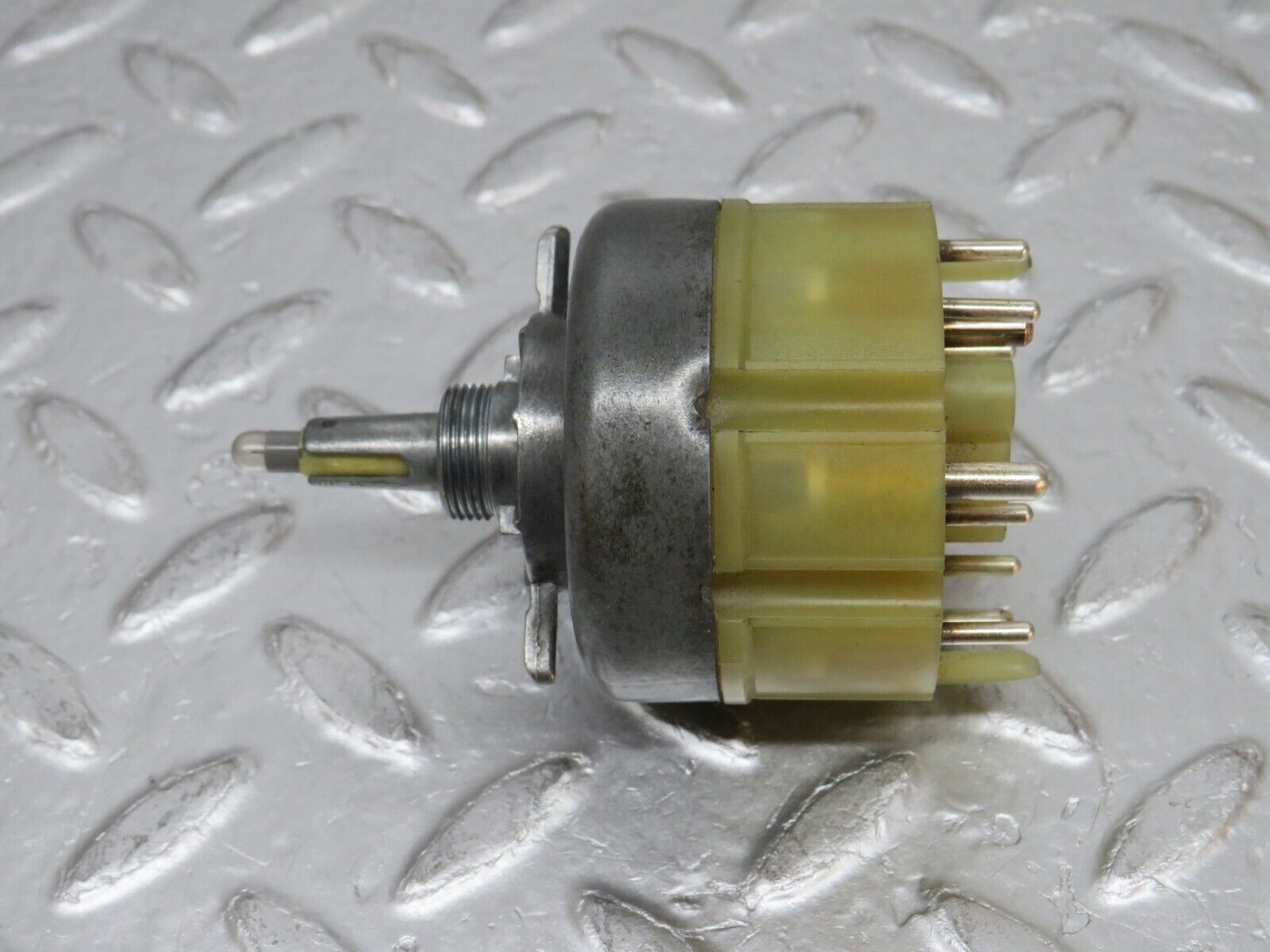 32411 Mercedes-Benz S124 300TE Wagon Headlight Switch 0005455404