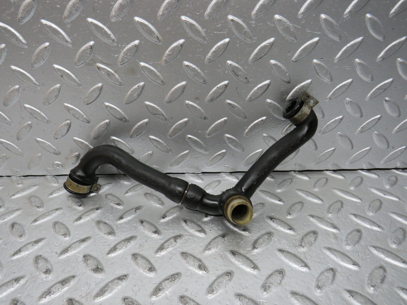 28844 Mercedes-Benz W123 230E Air Intake Pipe 1020941782 1020941682