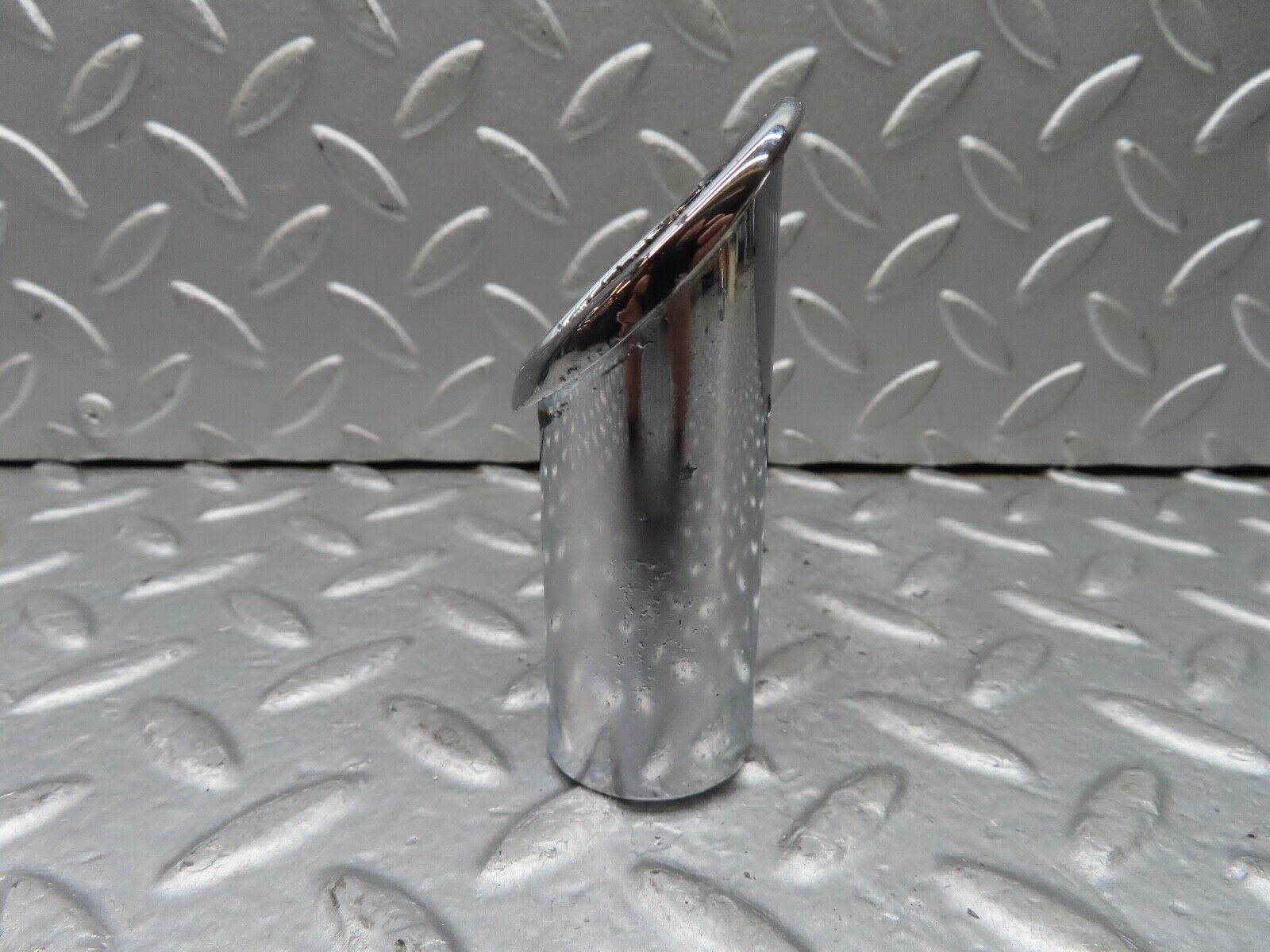 18234 Mercedes-Benz W111 220SE Coupe Dashboard Chrome Air Vent