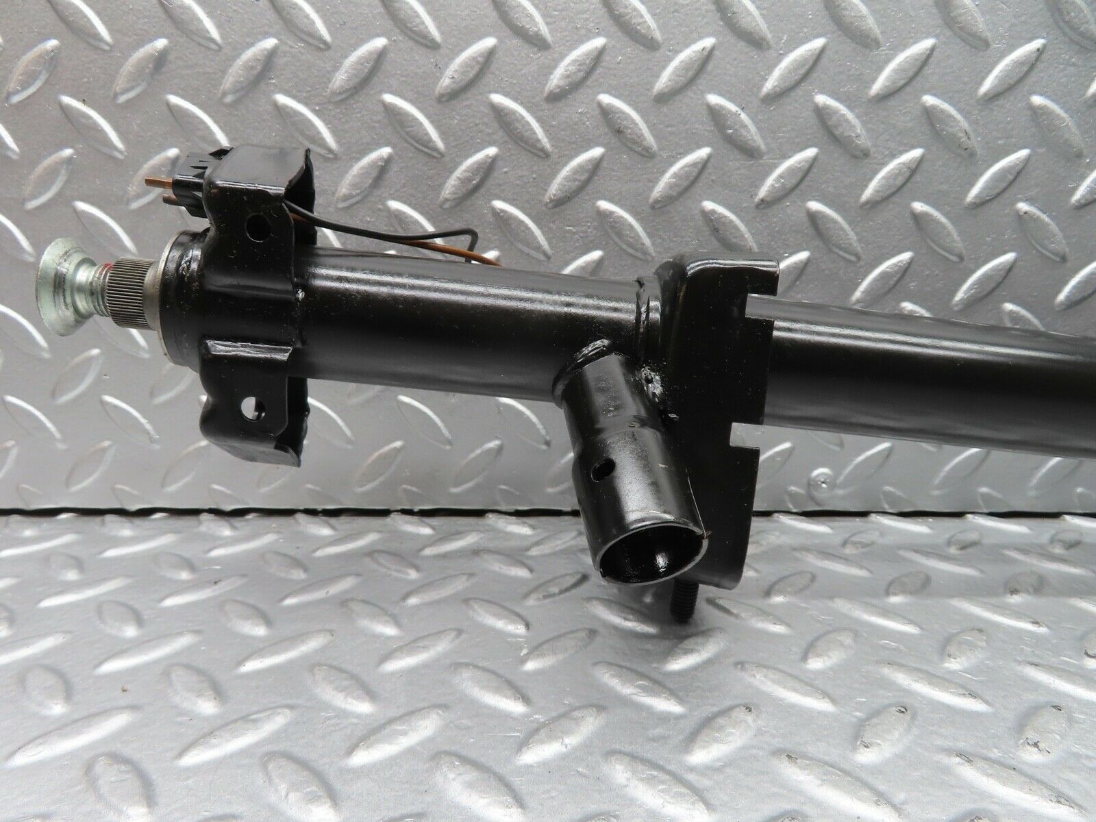 21233 Mercedes-Benz W123 230E Steering Column