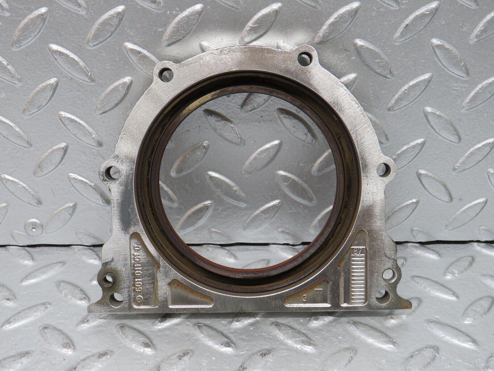 32617 Mercedes-Benz S124 300TE Wagon Crankshaft Rear Sealing Cover 6010110108