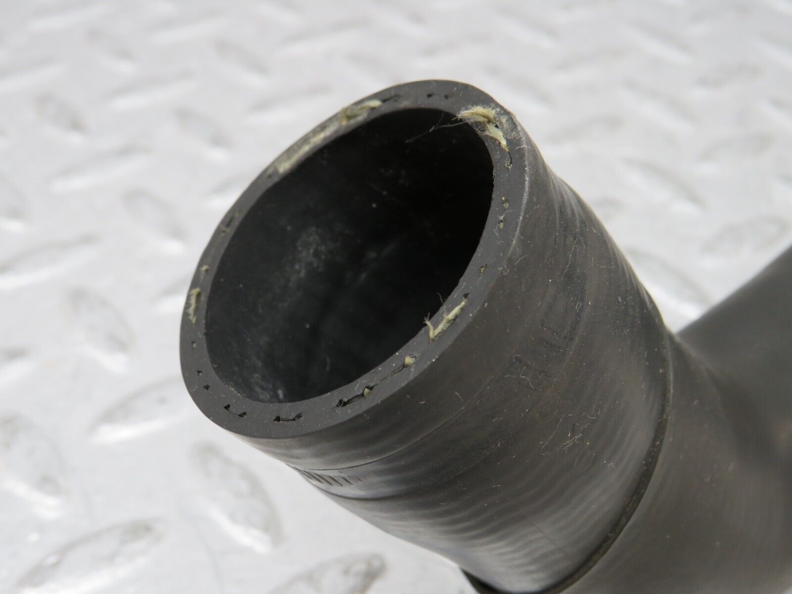 34991 Mercedes-Benz W210 320E Radiator Hose Pipe 2105013382