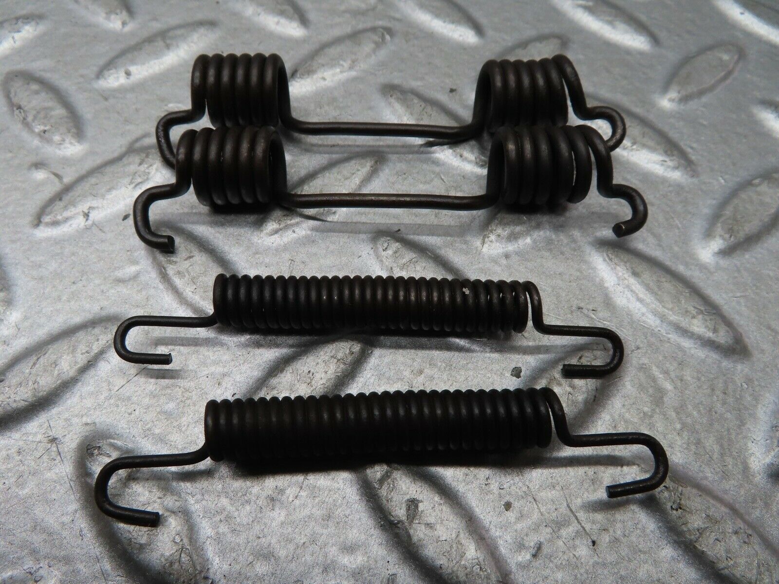 19207 Mercedes-Benz W123 300D Handbrake Shoe Fitting