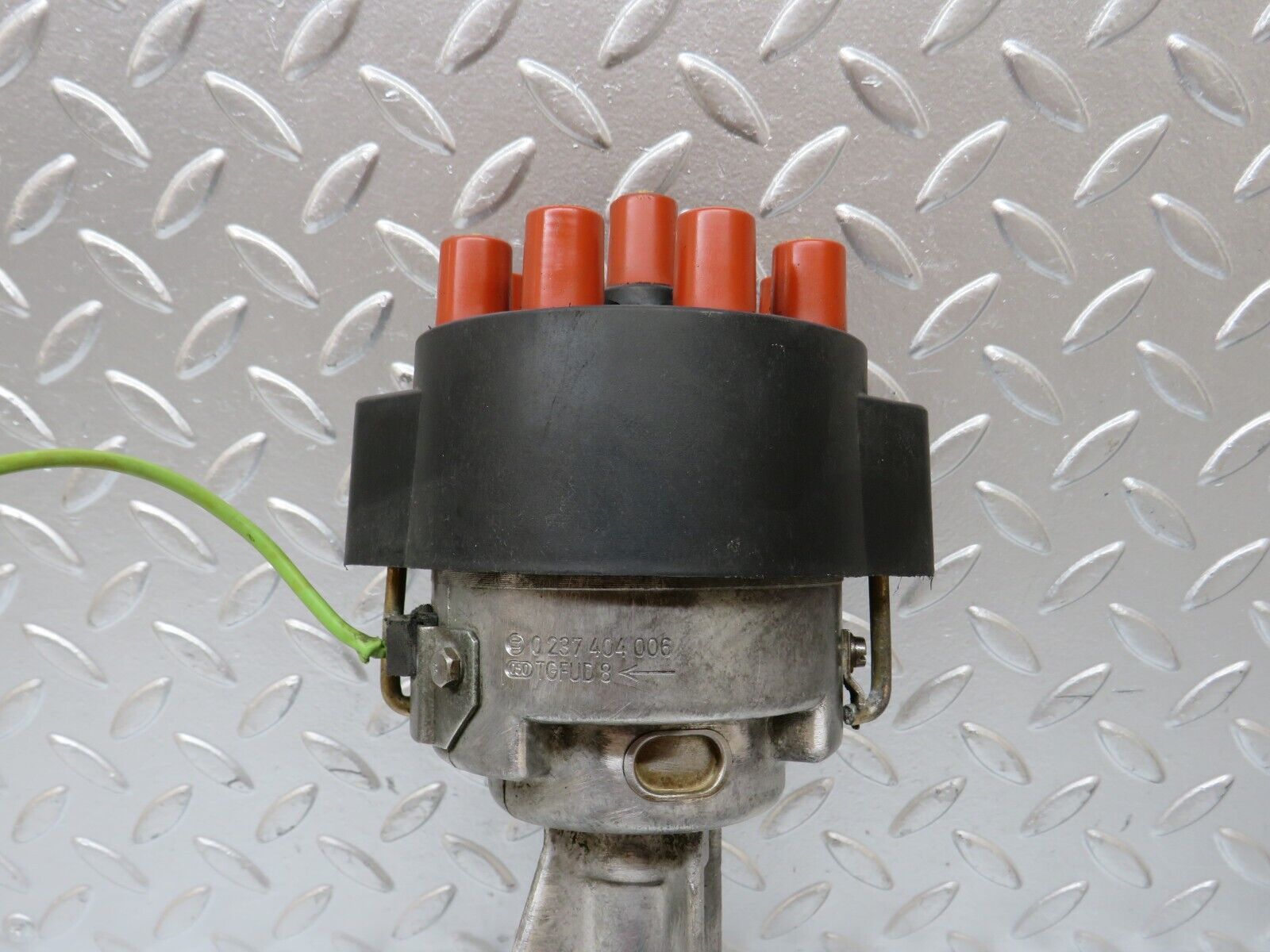 26334 Mercedes-Benz W116 450SE Ignition Distributor 0237404006