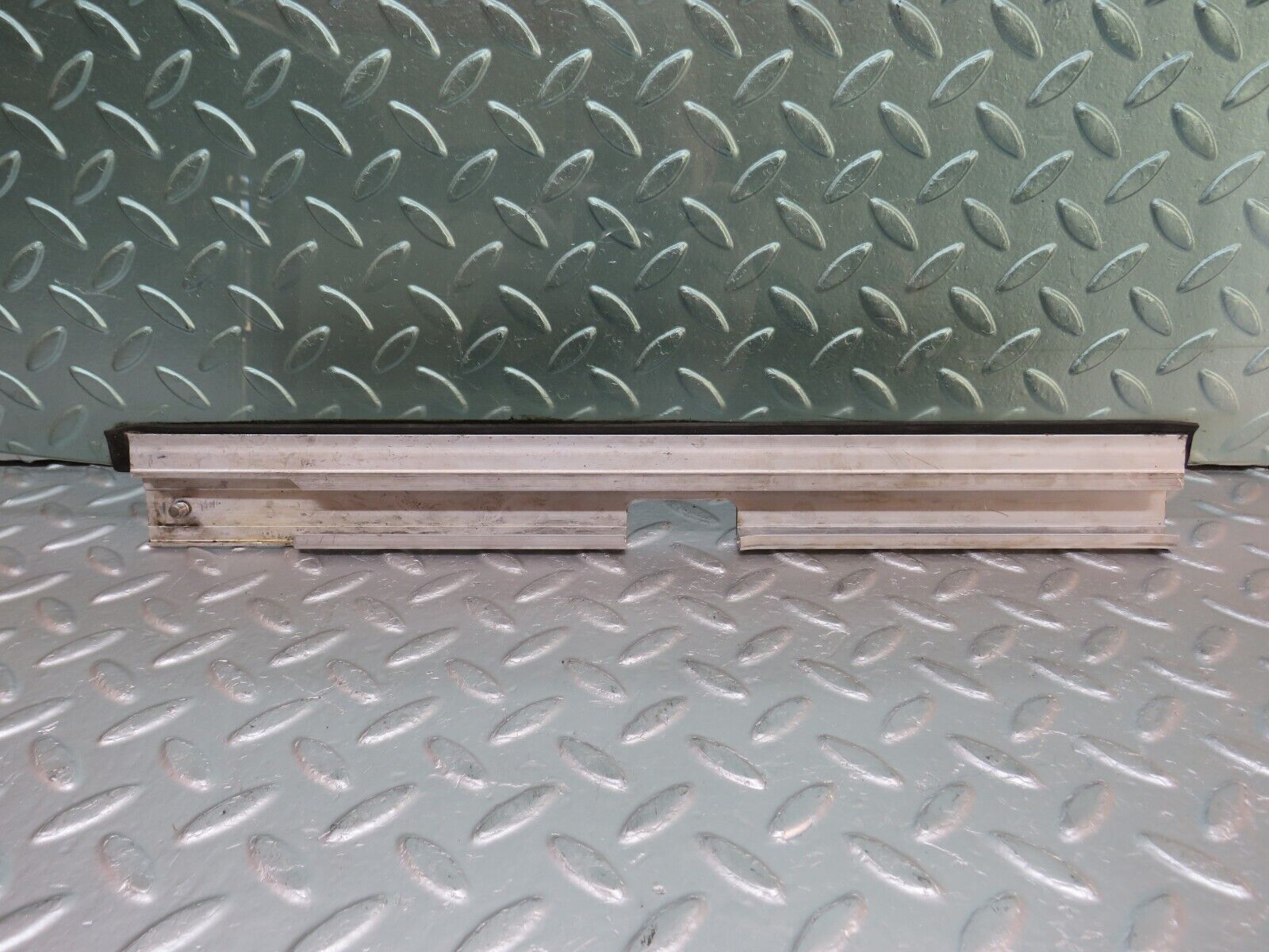 29263 Mercedes-Benz W124 230E Front Right Door Window Glass