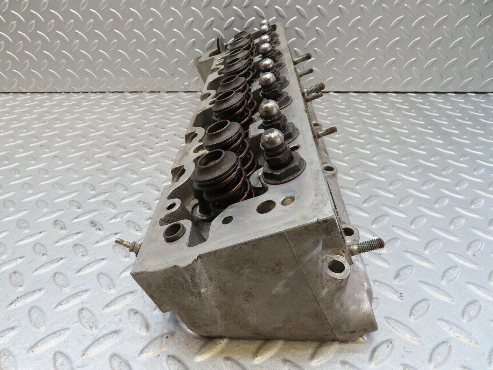 16532 Mercedes-Benz C107 350SLC Coupe Cylinder Head Right Side 1160161901