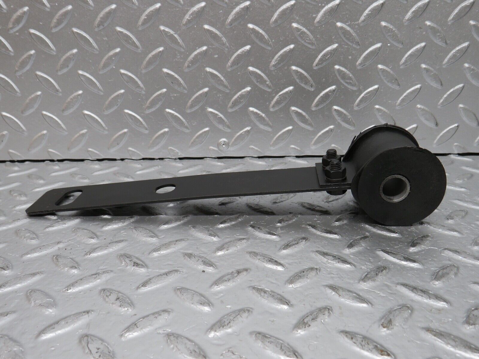 0377 Mercedes-Benz W108 280SE Stabilizer Bar Mounting Front Axle