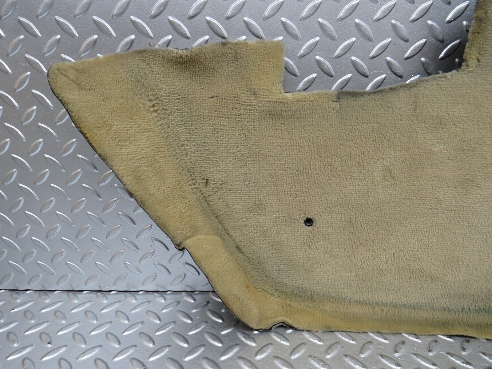 27568 Mercedes-Benz S124 300TE Wagon Centre Console Carpet Beige Left Side