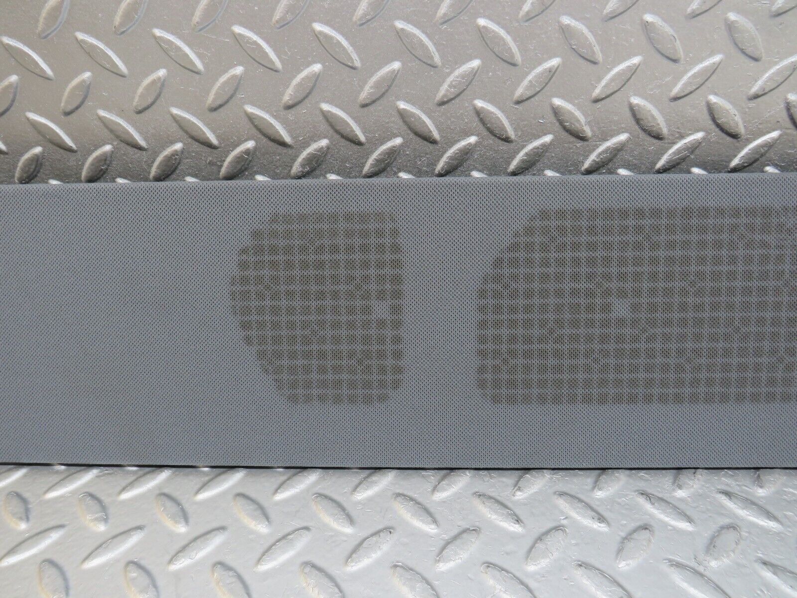 35111 Mercedes-Benz W221 Parcel Shelf Speaker Cover Trim 2216901430