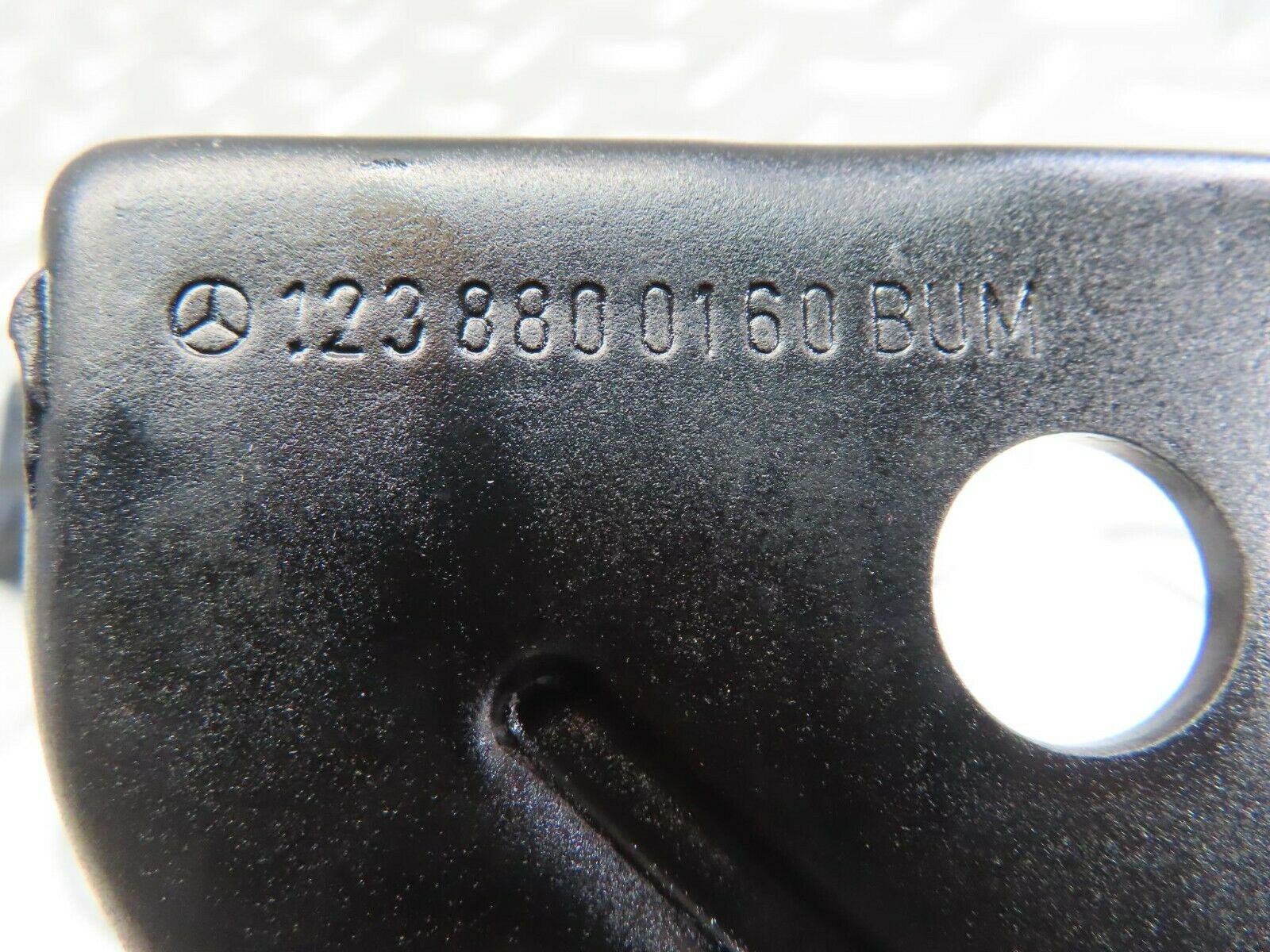 11555 Mercedes-Benz C123 230CE Coupe Bonnet Safety Latch