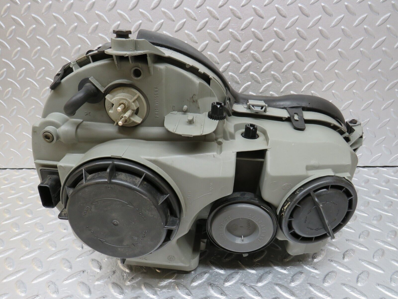 34849 Mercedes-Benz W210 320E Headlight Hella Left Side 15060700 2088000175