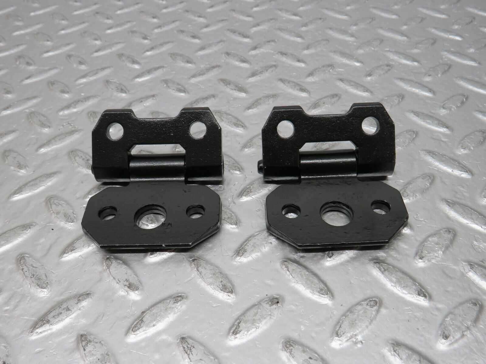 31785 Mercedes-Benz W201 190LE 1.8L Left Door Hinge Pair