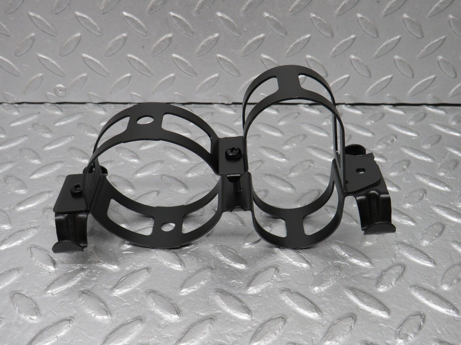 38006 Mercedes-Benz A124 320E Cabriolet Fuel Pump Fuel Filter Bracket