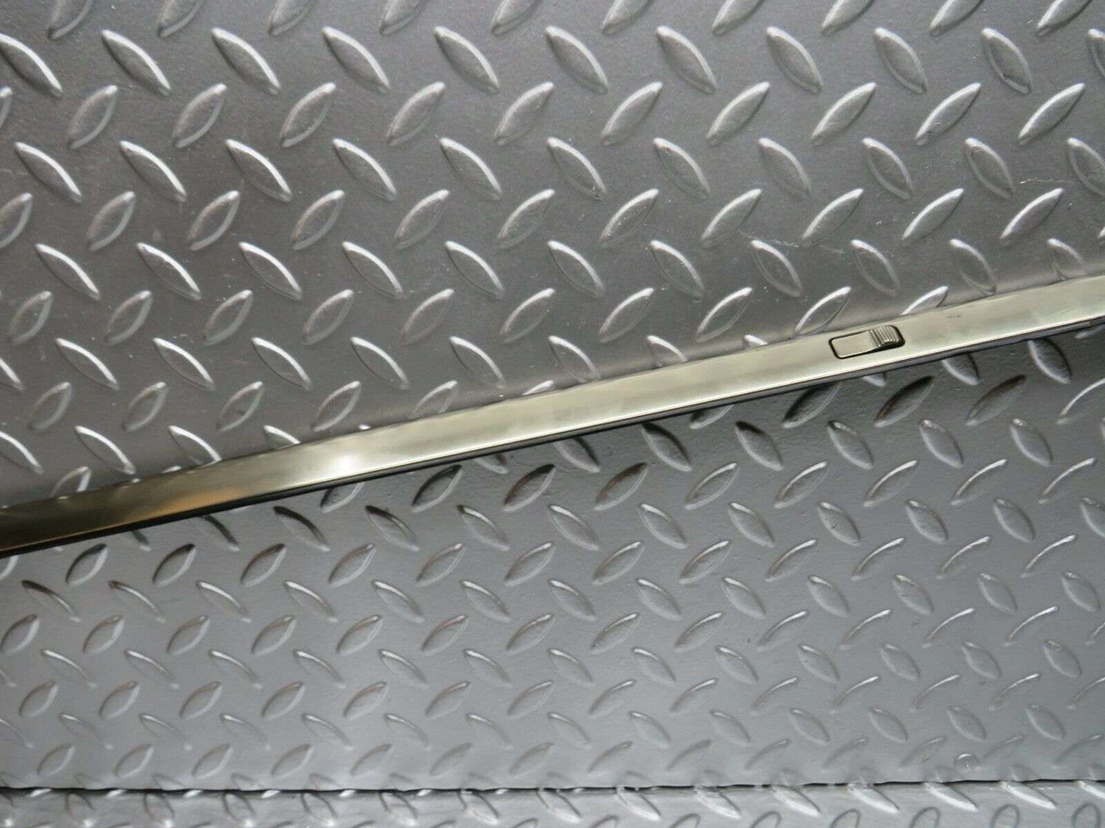 22632 Mercedes-Benz C124 E220 Coupe Roof Chrome Trim Right Side